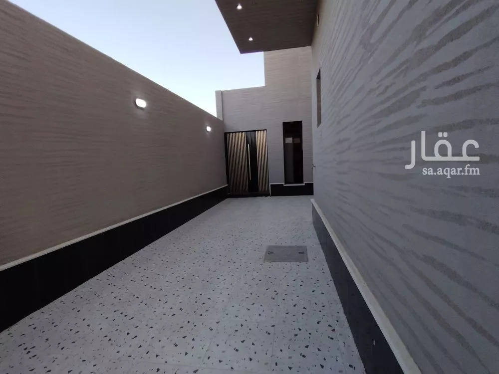 5 bedroom duplex in Dhahrat Laban 8