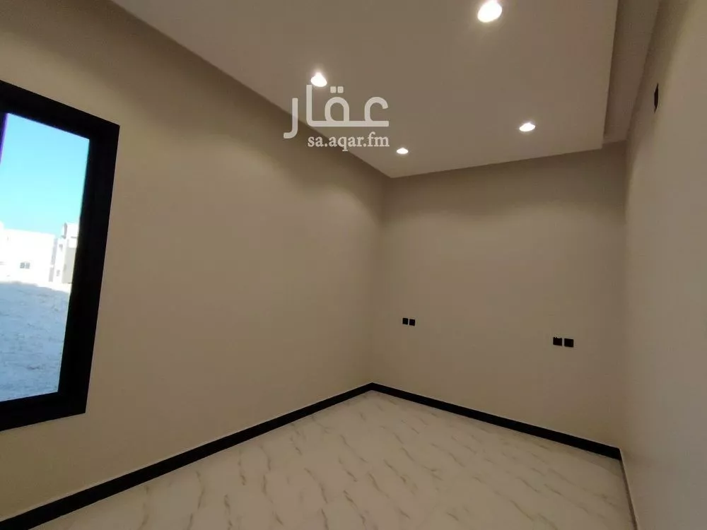 5 bedroom duplex in Dhahrat Laban 9