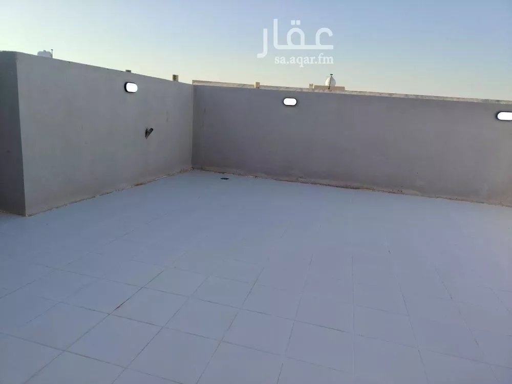 5 bedroom duplex in Dhahrat Laban 10