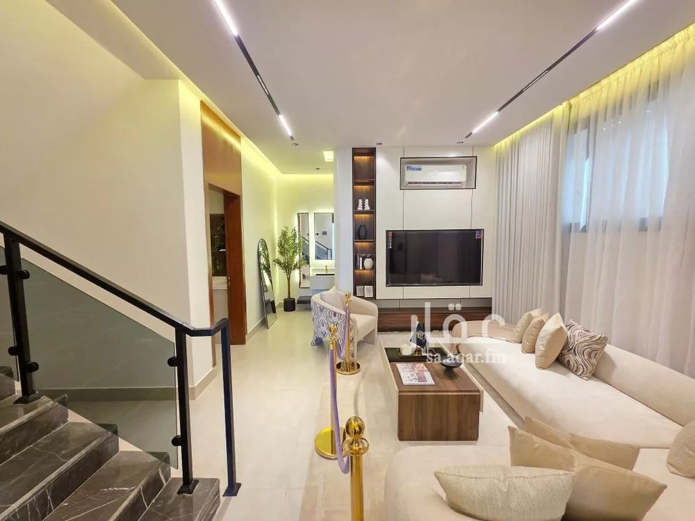 5 bedroom duplex in Okaz 13