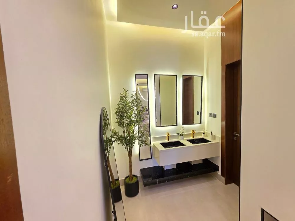 5 bedroom duplex in Okaz 16