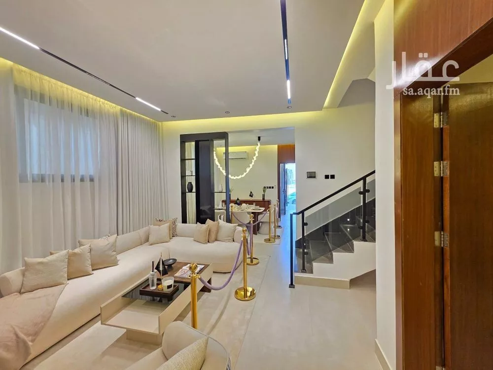 5 bedroom duplex in Okaz 17