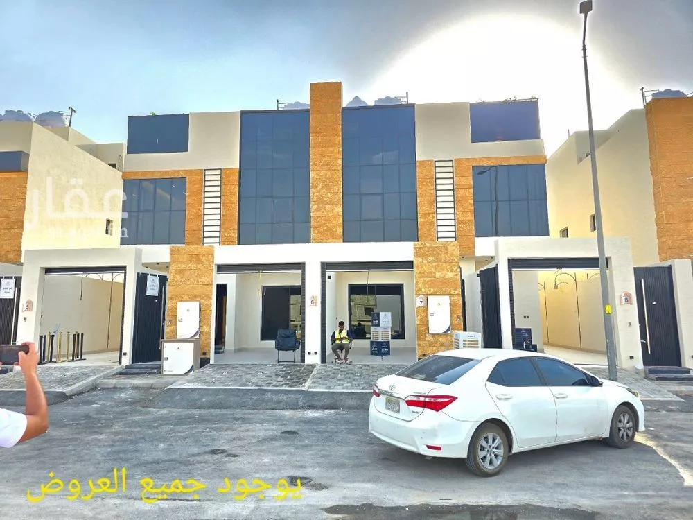 5 bedroom duplex in Okaz 3