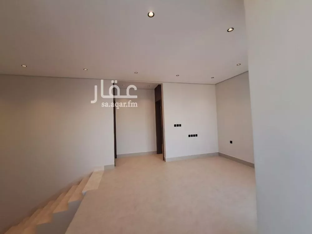 6 bedroom villa in Al Mahdiyyah 3