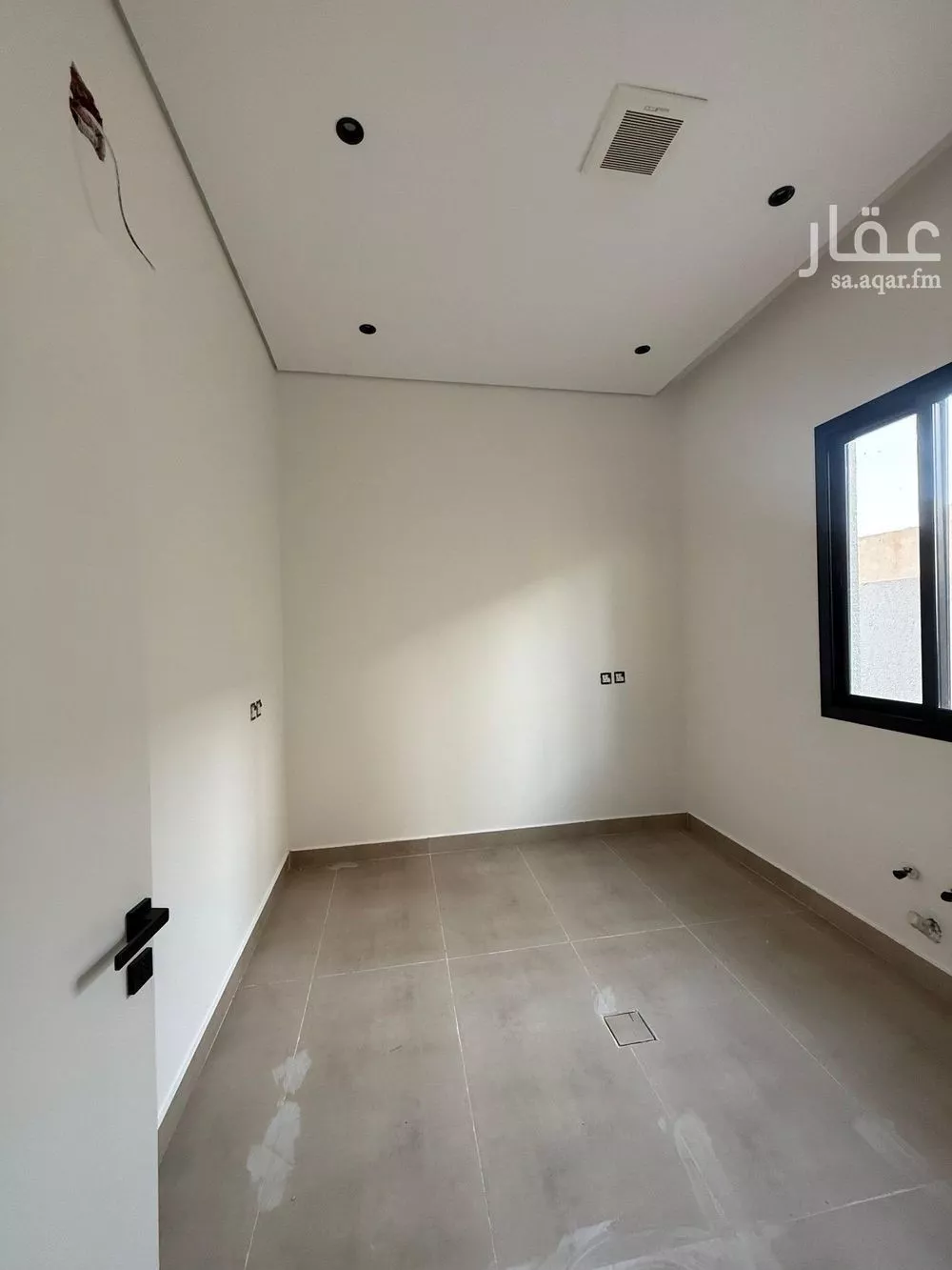 5 bedroom villa in Al Hazm 12