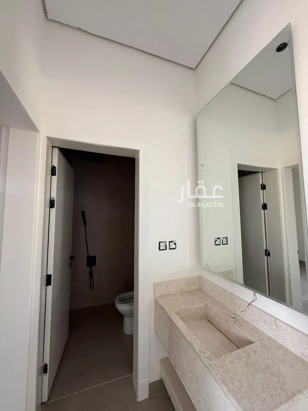 5 bedroom villa in Al Hazm 4