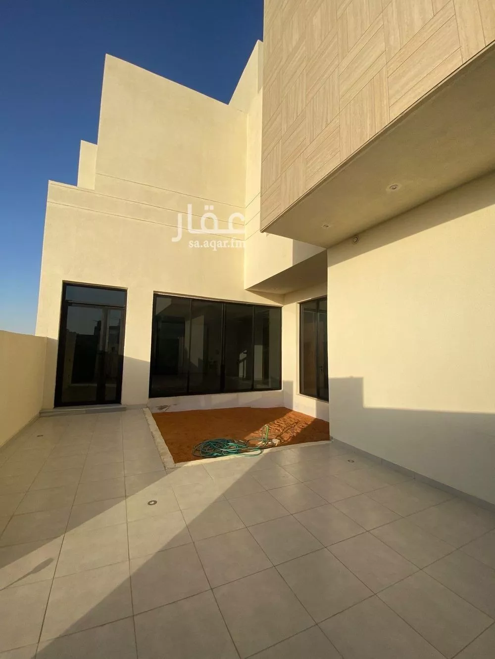 فيلا 6 غرف في المهدية 5
