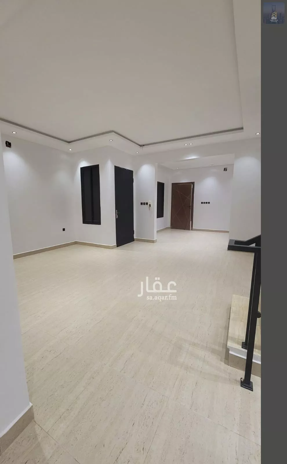 فيلا 5 غرف في الشرق 15