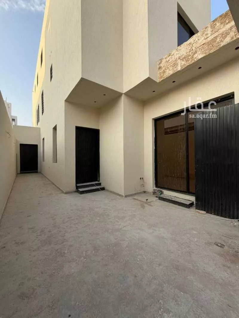 5 bedroom villa in Al Rimal 10