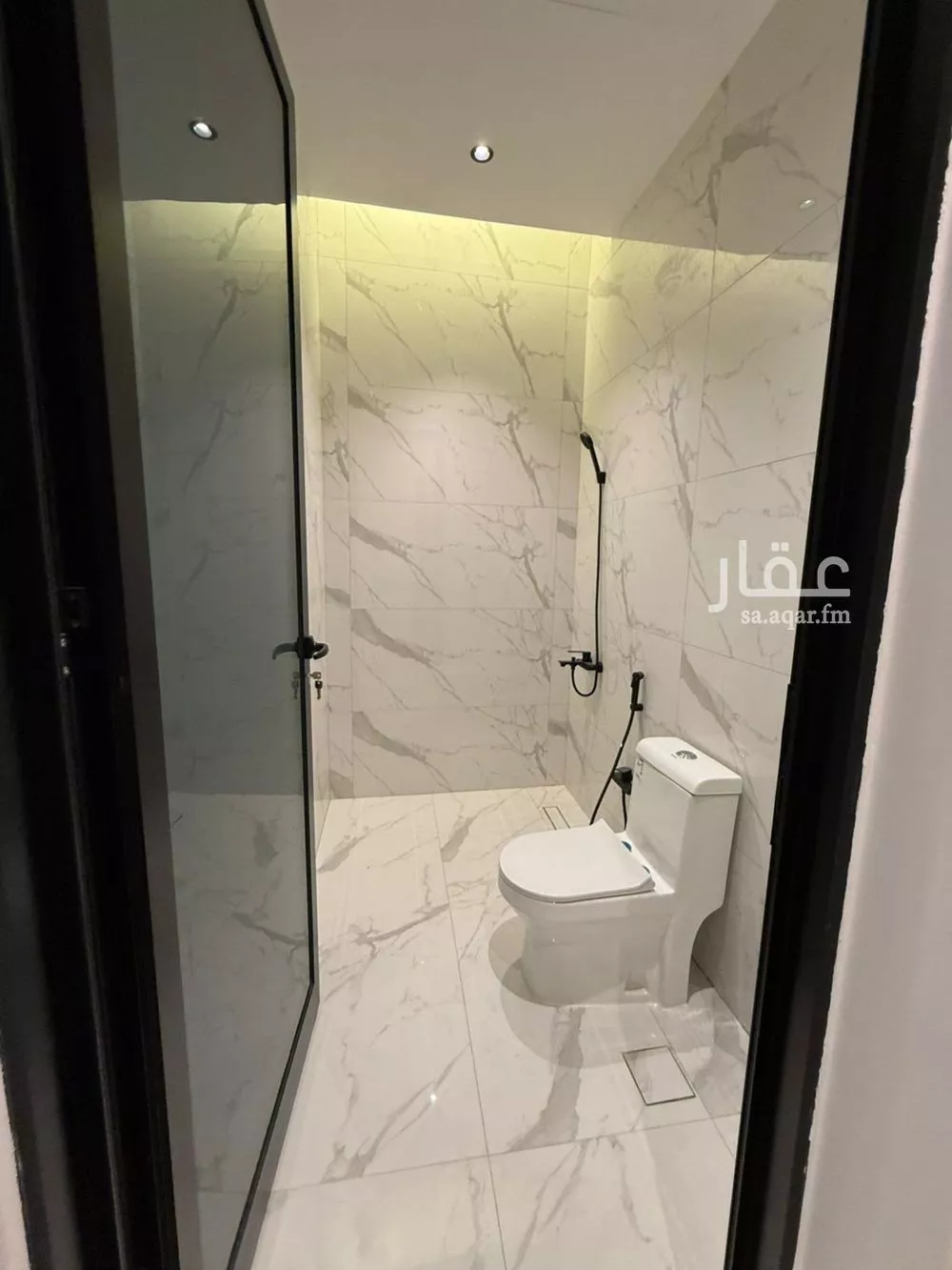 فيلا 5 غرف في النرجس 4