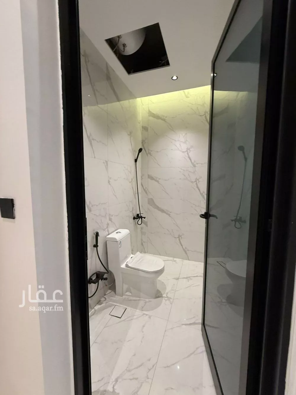 فيلا 5 غرف في النرجس 9