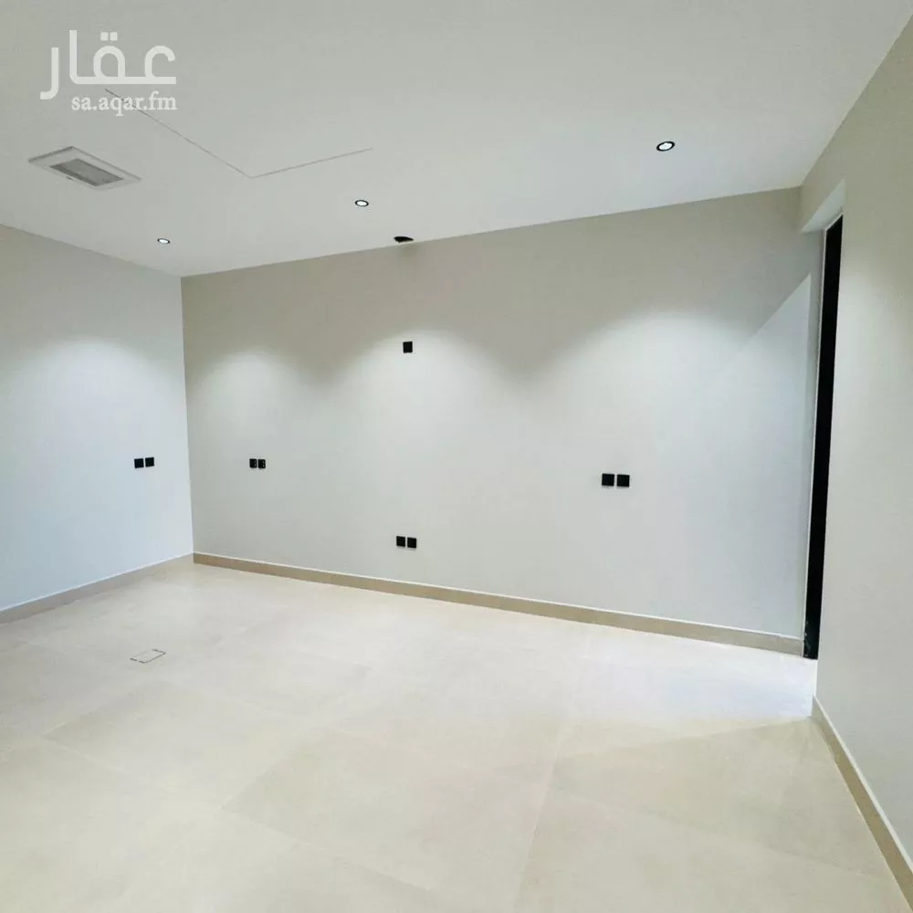 4 bedroom villa in Al Narjis 19