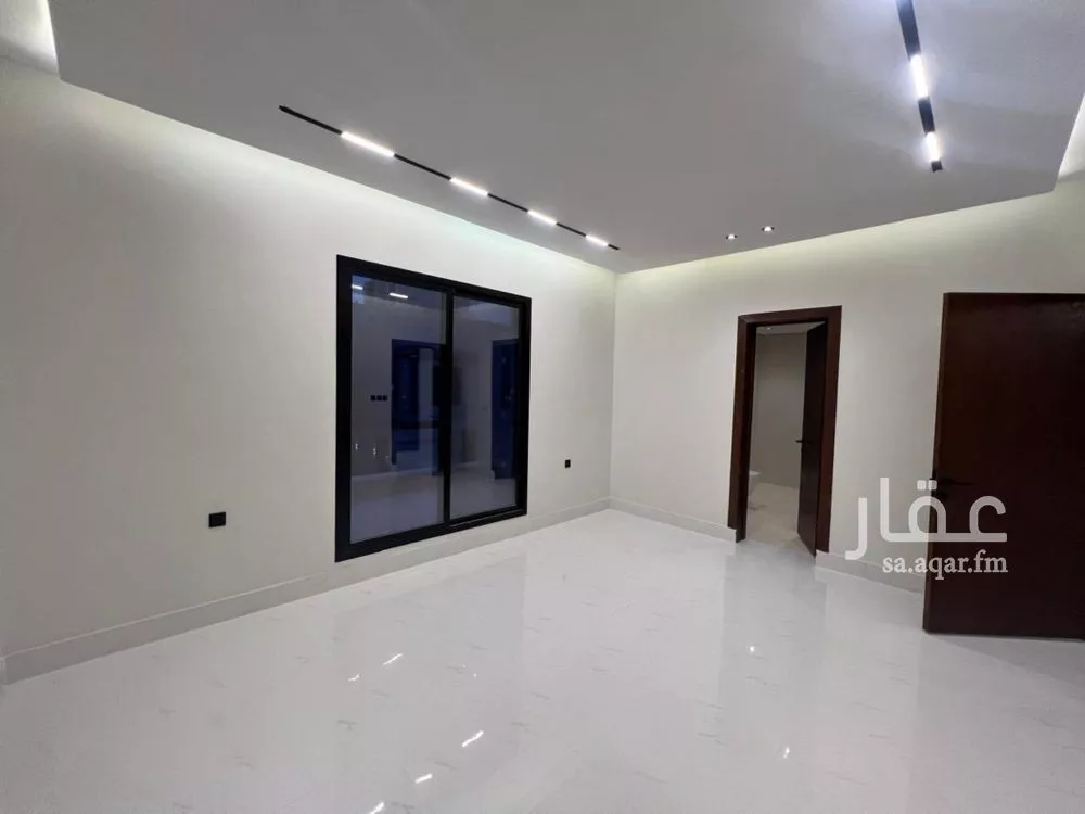 5 bedroom villa in Al Rimal 10