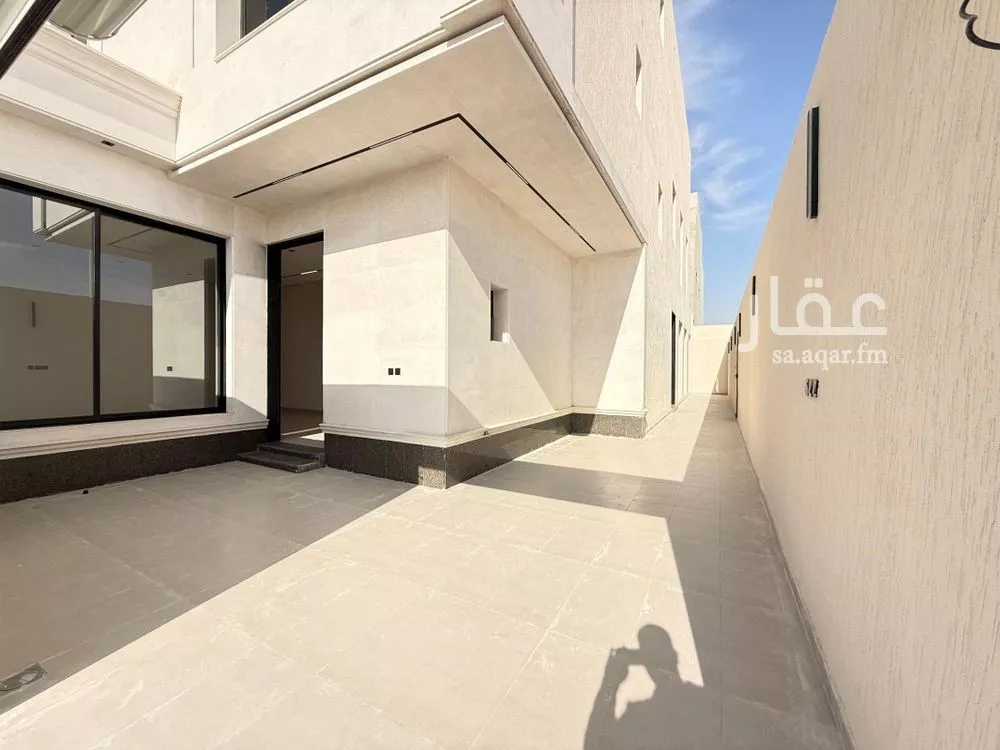 7 bedroom villa in Al Rimal 16