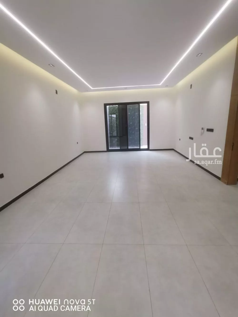 4 bedroom villa in Al Janadriyah 18
