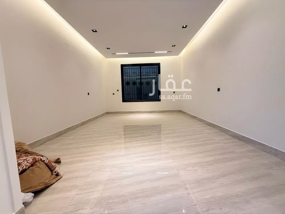5 bedroom villa in Al Rimal 3
