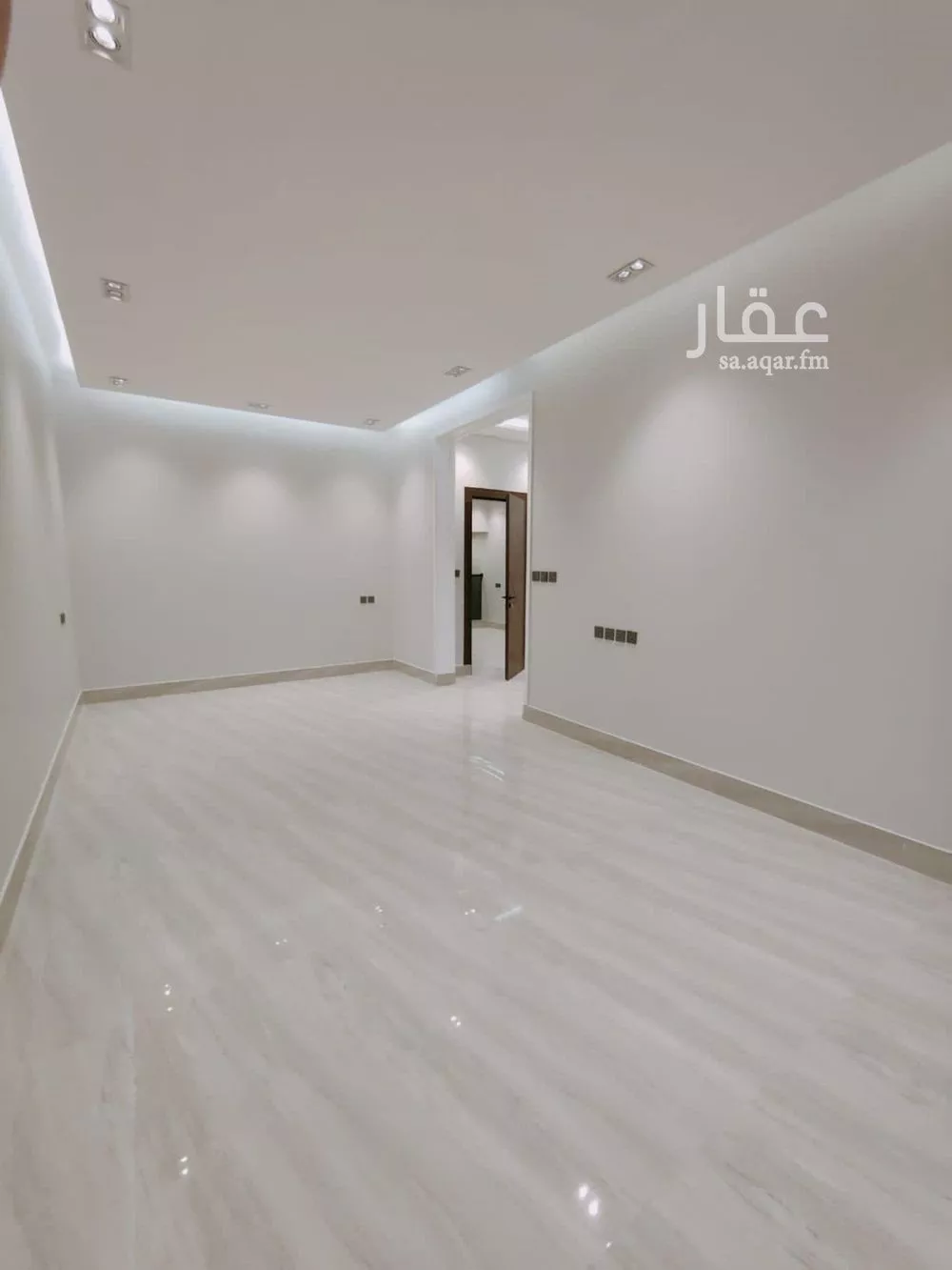 5 bedroom villa in Al Rimal 10