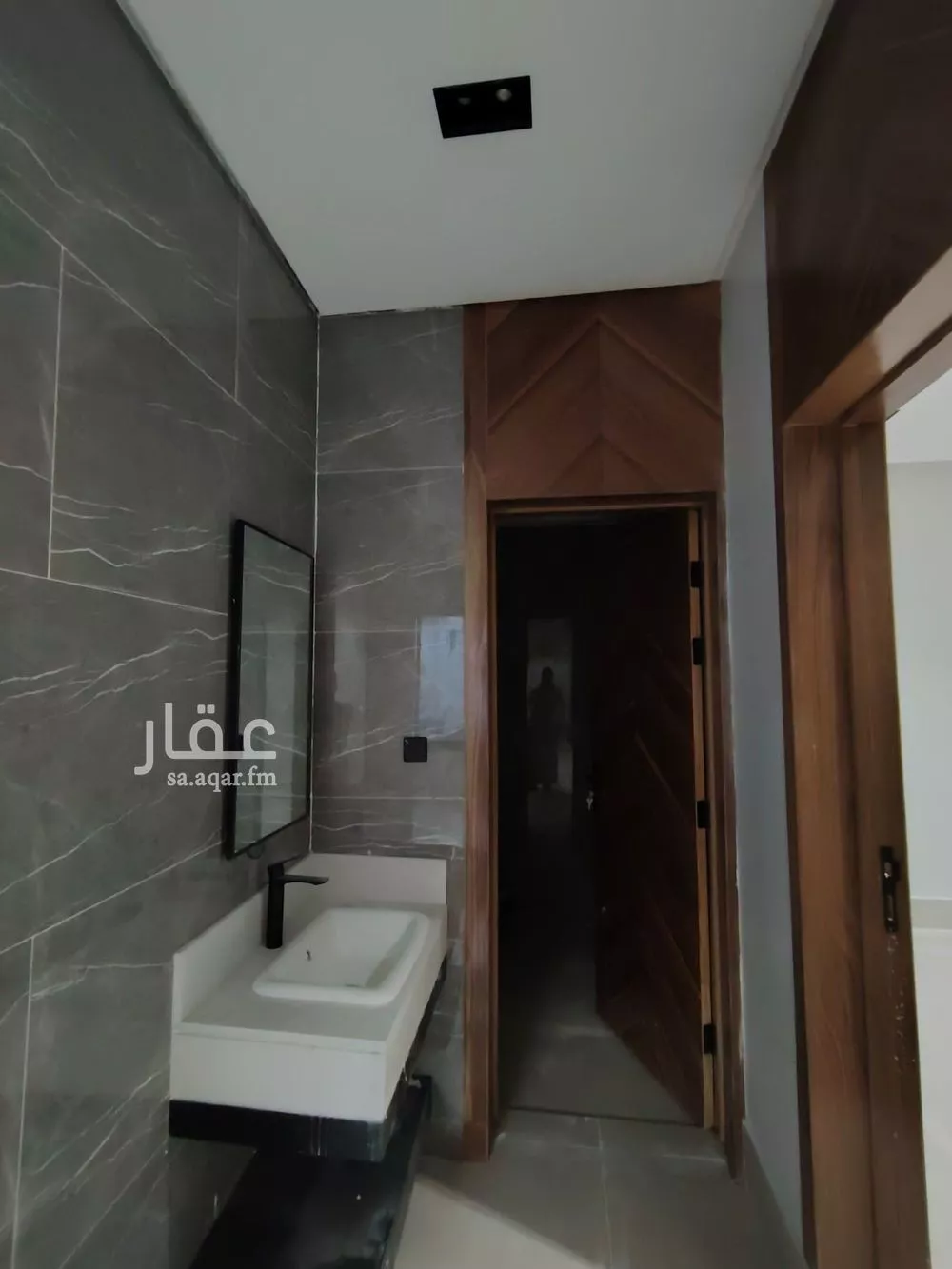 فيلا 5 غرف في عكاظ 12