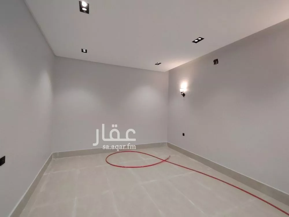 فيلا 5 غرف في عكاظ 6