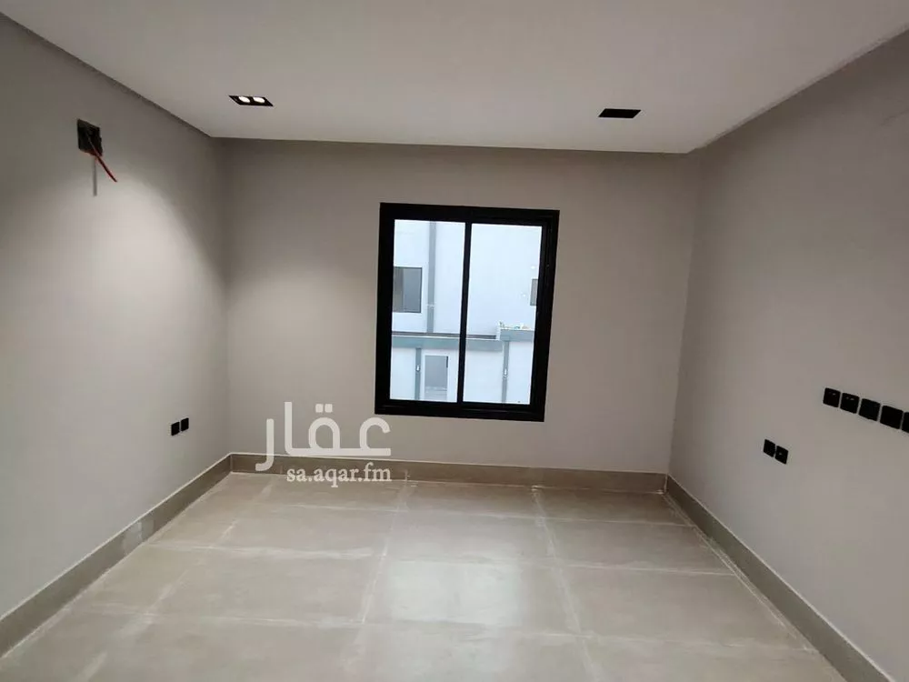 فيلا 5 غرف في عكاظ 10