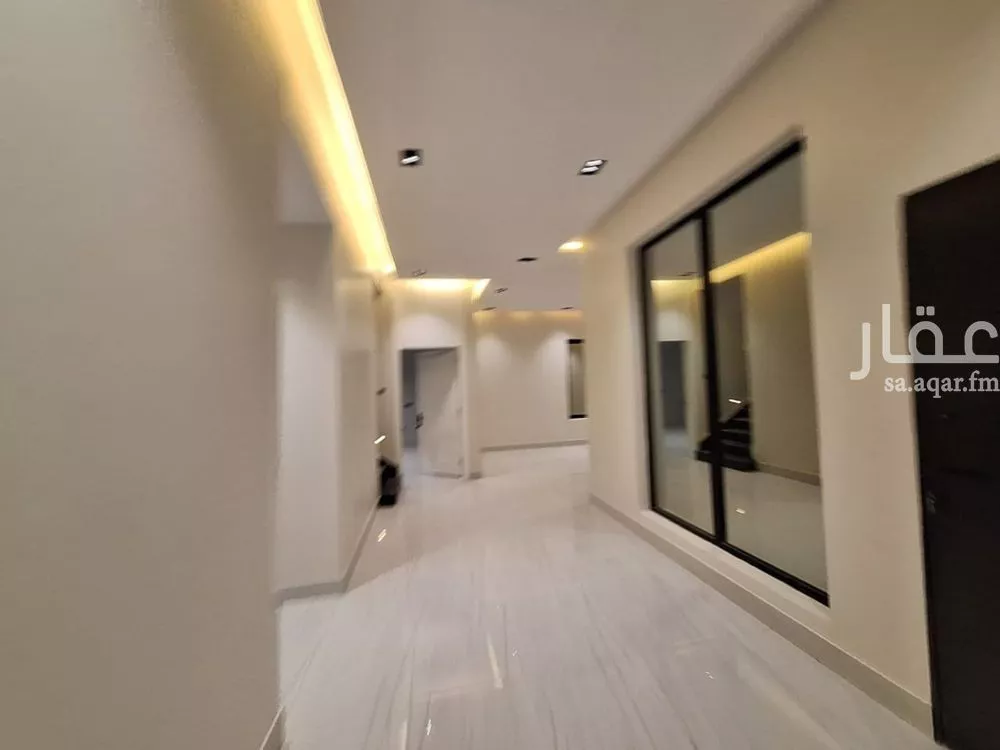 5 bedroom villa in Al Mahdiyyah 2