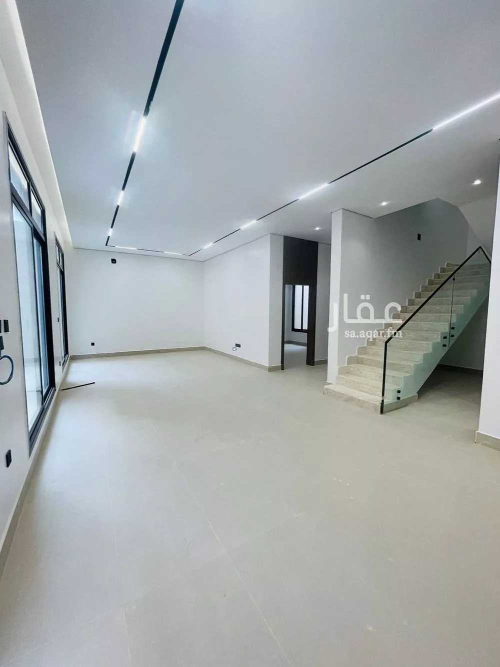 4 bedroom villa in Al Maizilah 11