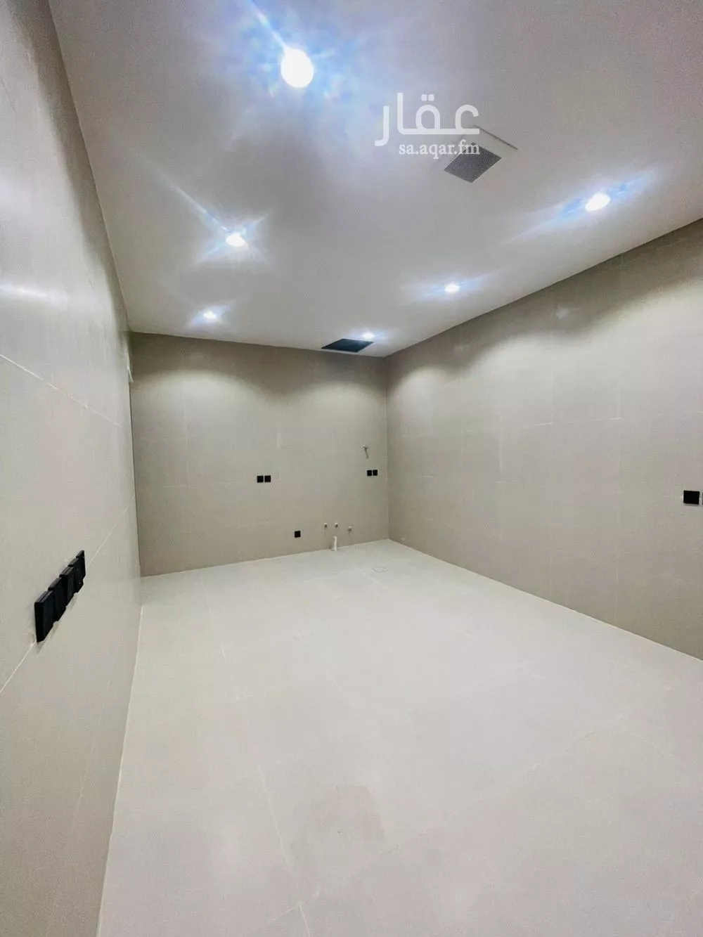 4 bedroom villa in Al Maizilah 20