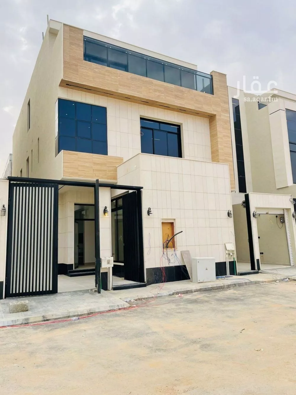 4 bedroom villa in Al Maizilah 4