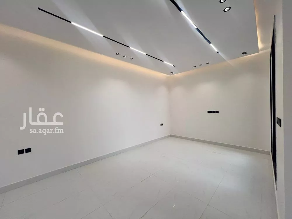 4 bedroom villa in Al Janadriyah 2