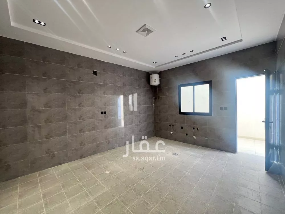 4 bedroom villa in Al Janadriyah 11