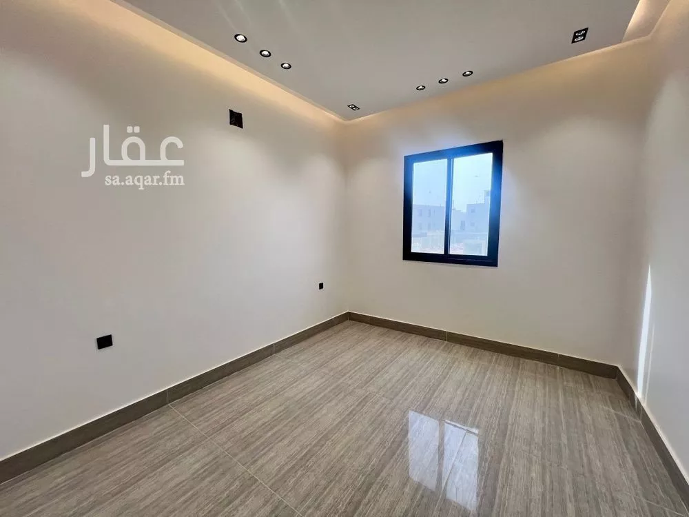 4 bedroom villa in Al Janadriyah 12