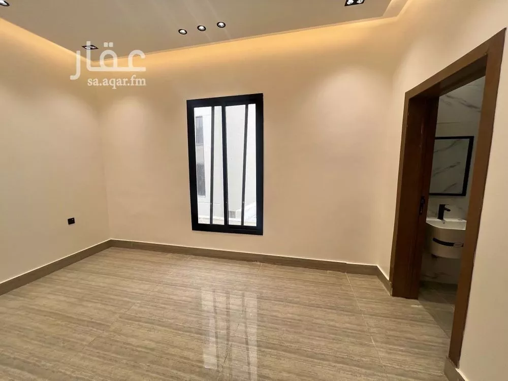 4 bedroom villa in Al Janadriyah 17