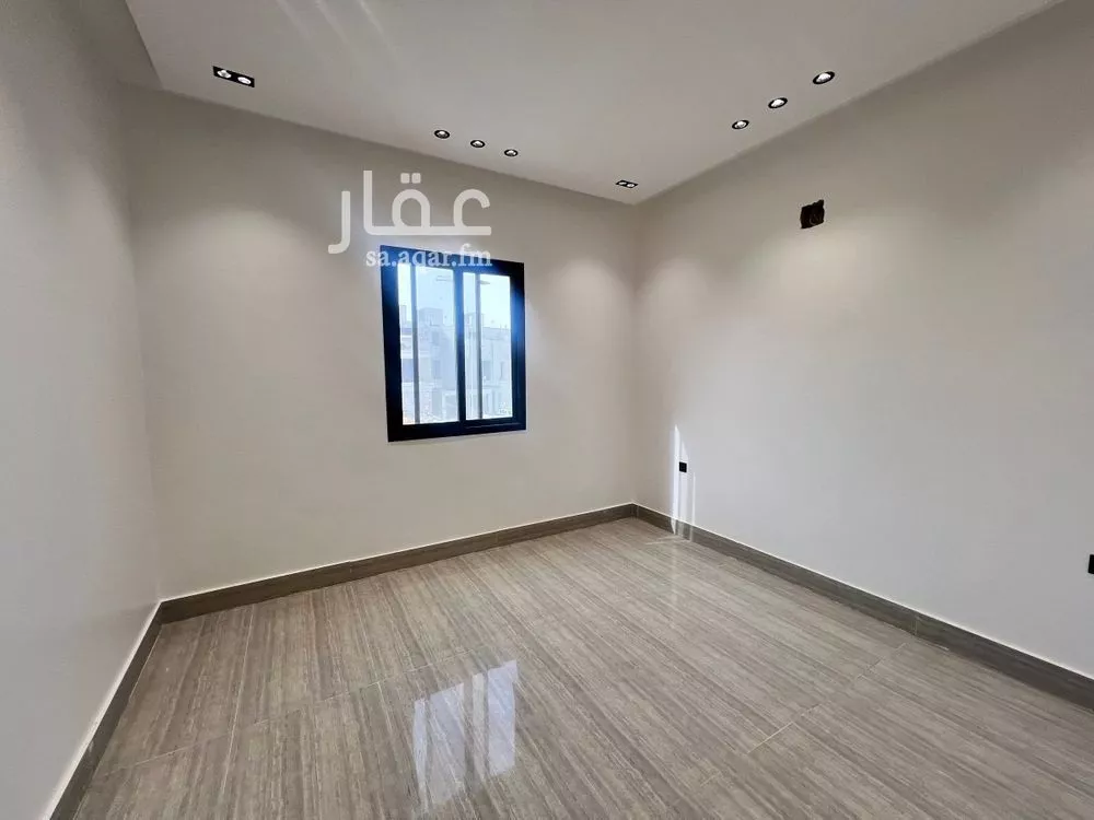 4 bedroom villa in Al Janadriyah 18