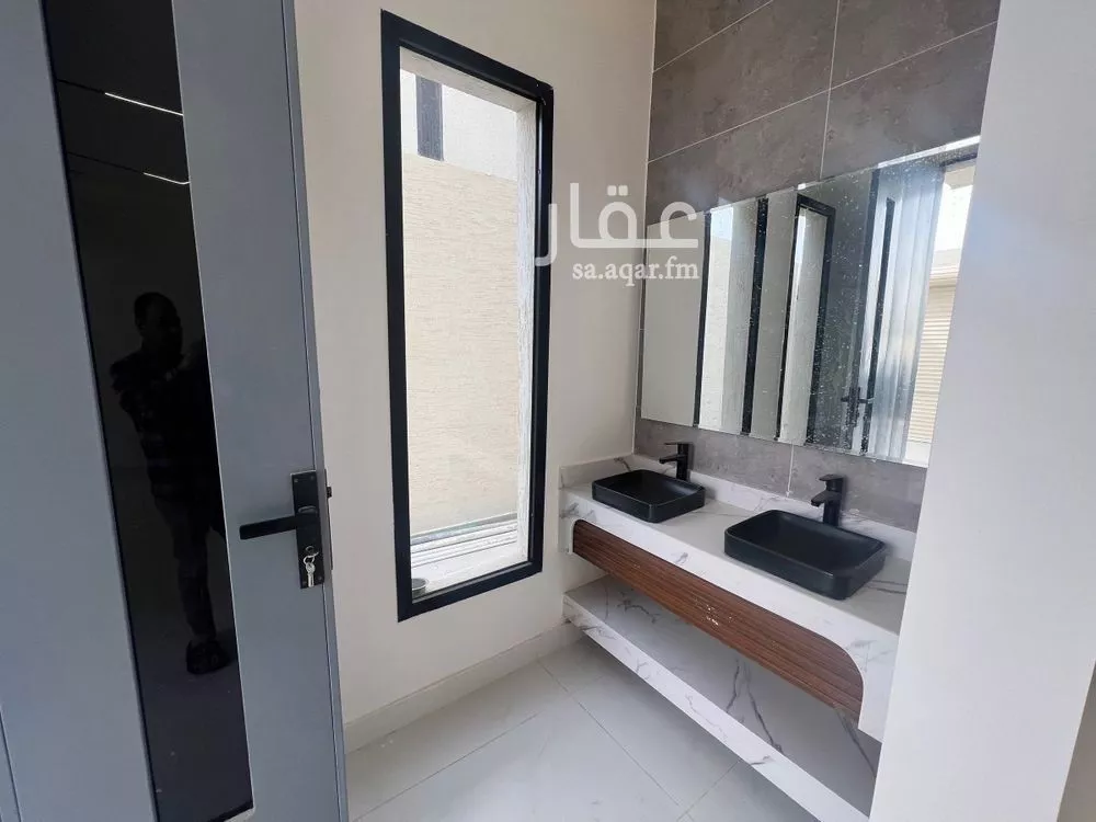 4 bedroom villa in Al Janadriyah 4