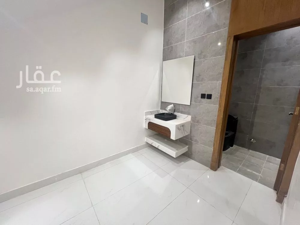 4 bedroom villa in Al Janadriyah 5