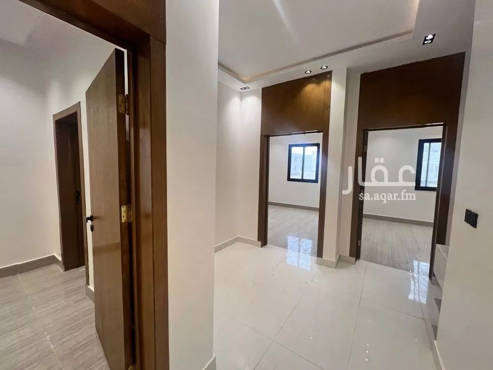 4 bedroom villa in Al Janadriyah 9