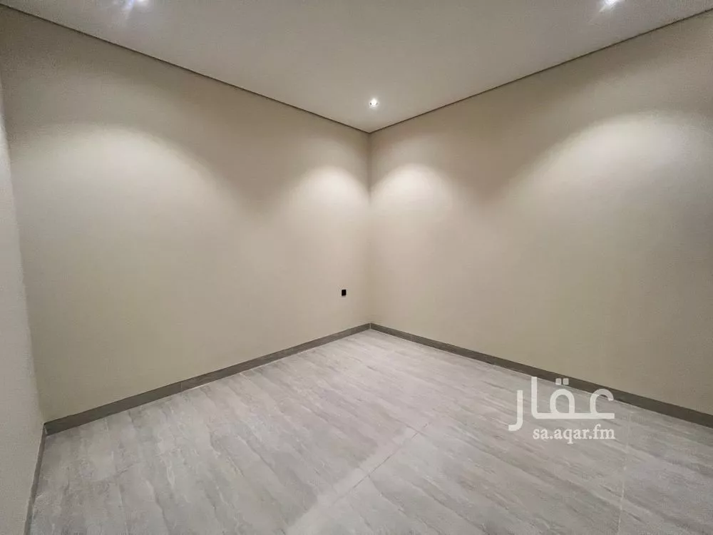 فيلا 4 غرف في الجنادرية 5