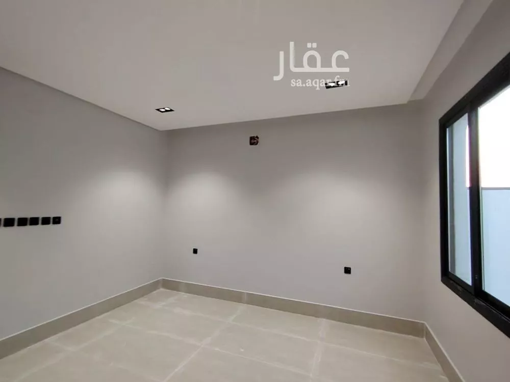فيلا 5 غرف في عكاظ 8