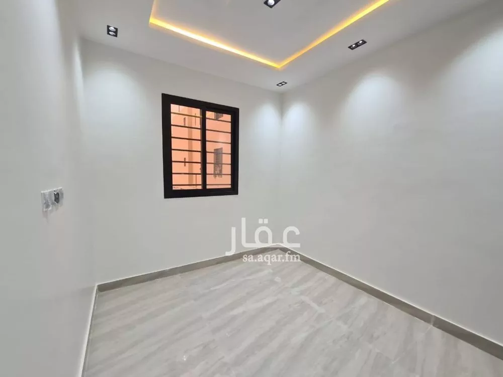 5 bedroom villa in Badr 8