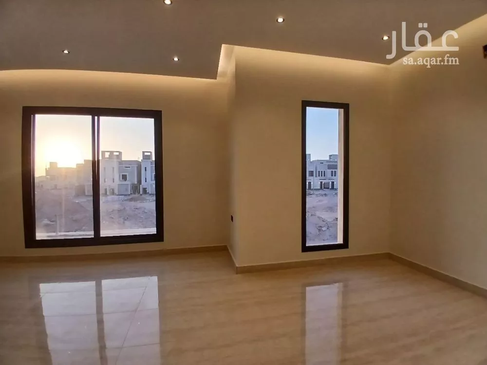 7 bedroom duplex in Al Janadriyah 12