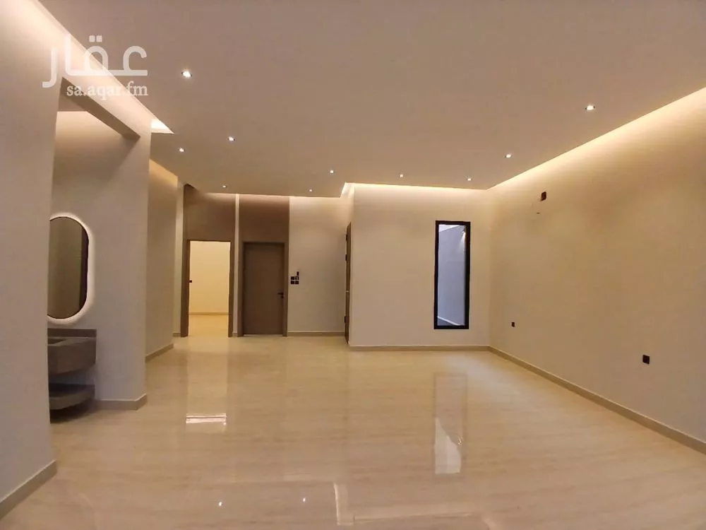 7 bedroom duplex in Al Janadriyah 8