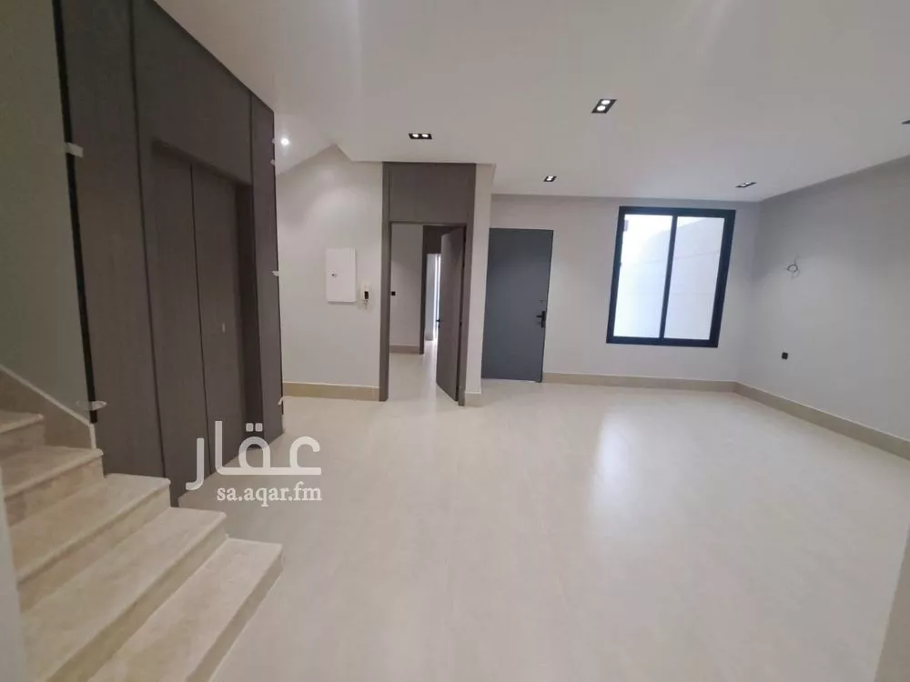 فيلا 6 غرف في العريجاء الغربية 15