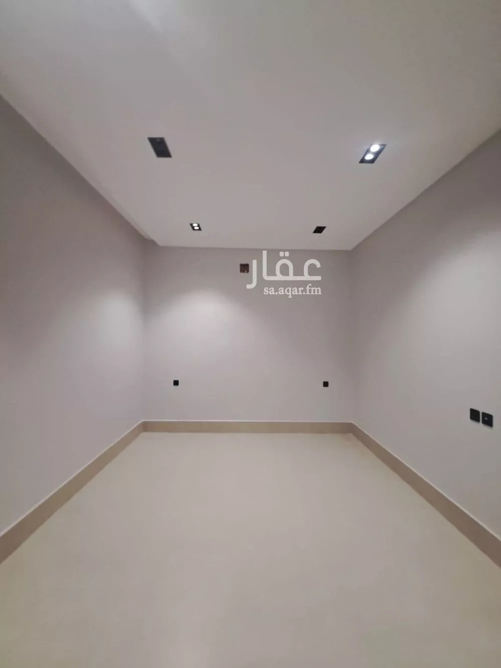 فيلا 6 غرف في العريجاء الغربية 20