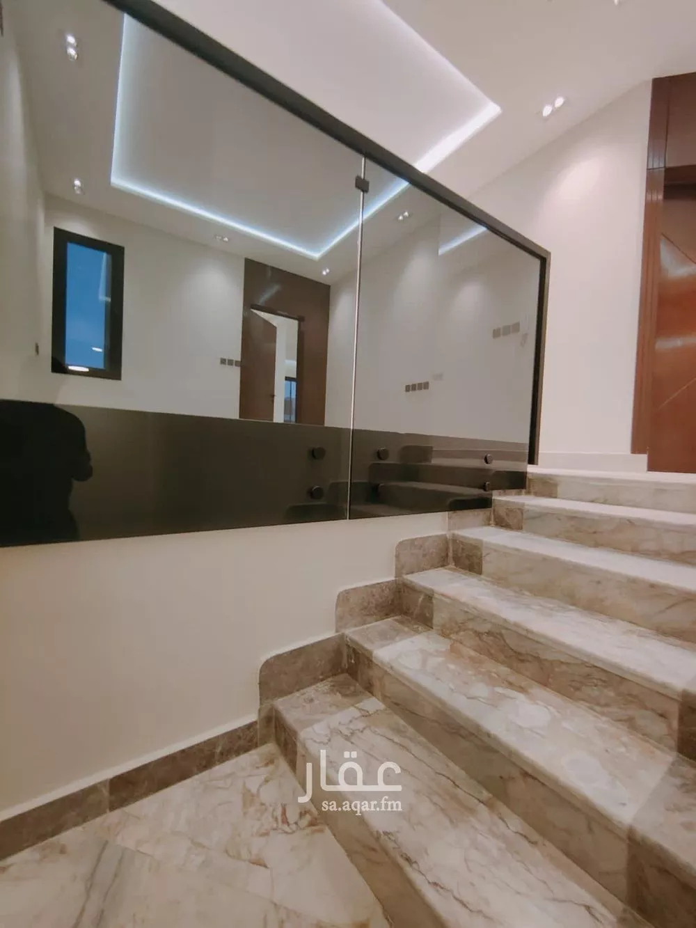فيلا 7 غرف في الرمال 9