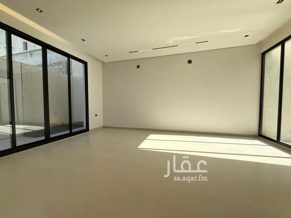 فيلا 7 غرف في الرمال 9