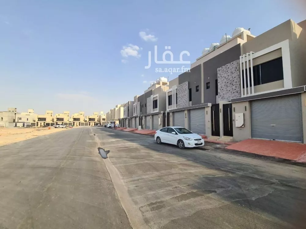 5 bedroom duplex in Badr 4