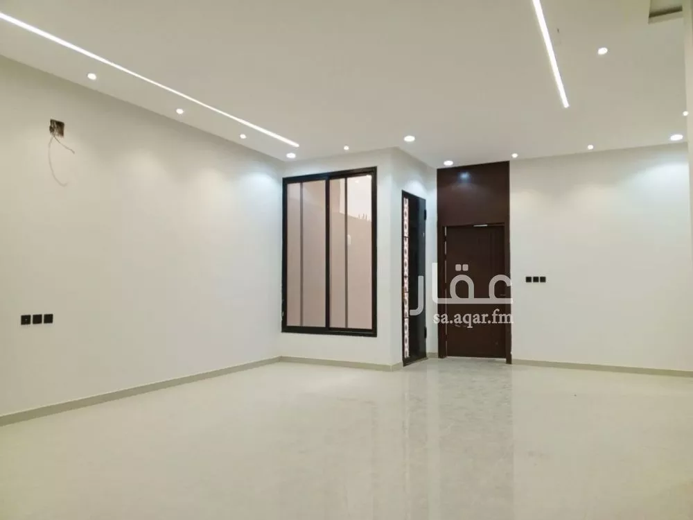 6 bedroom villa in Al Janadriyah 2