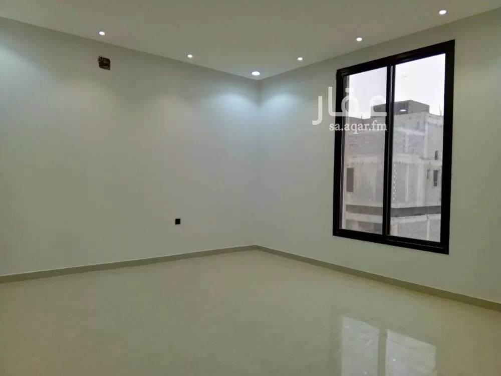 6 bedroom villa in Al Janadriyah 14