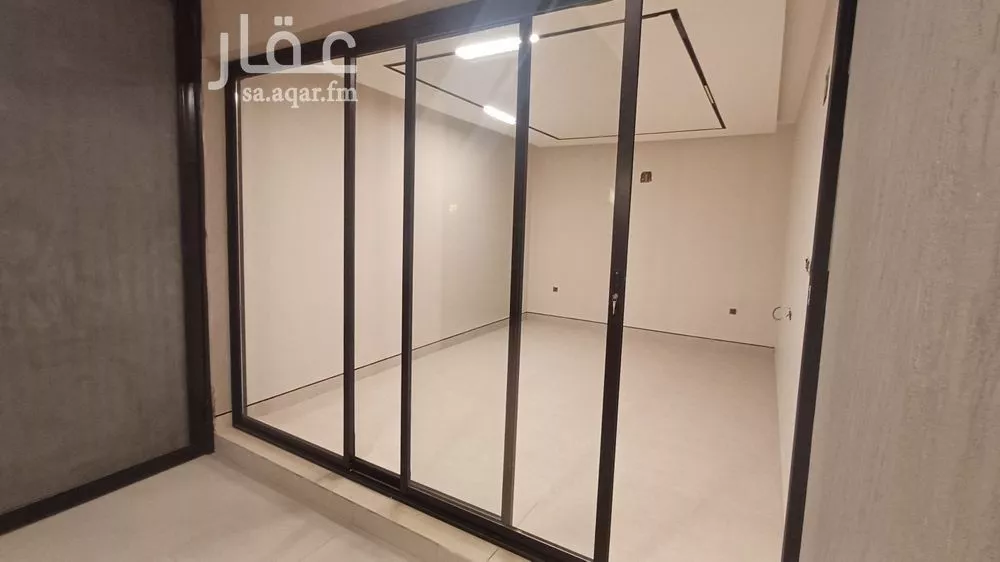 فيلا 5 غرف في الرمال 10