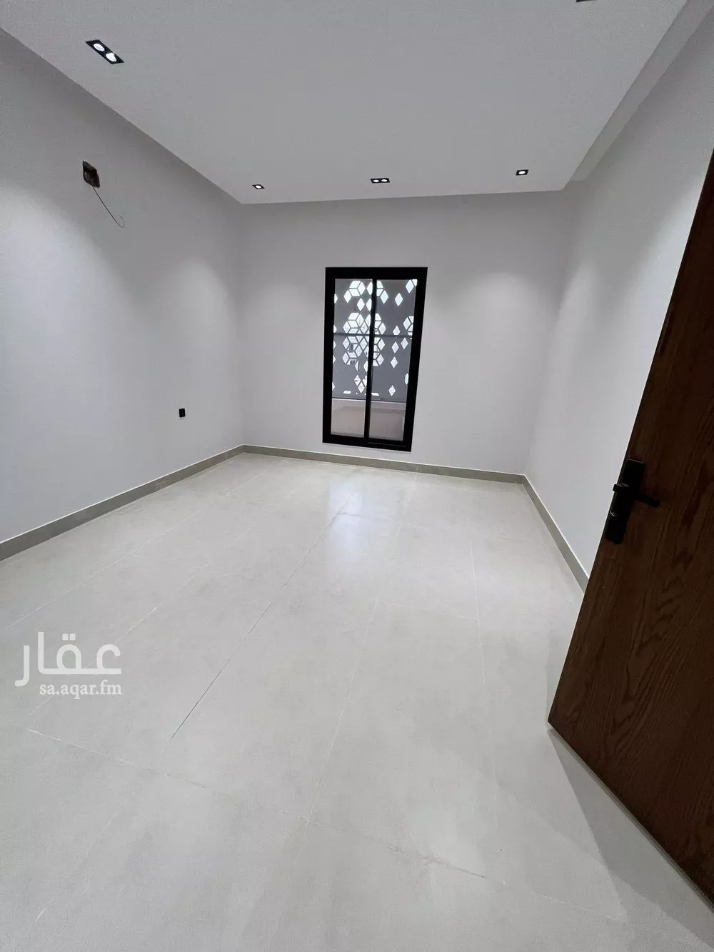 6 bedroom villa in Al Janadriyah 16